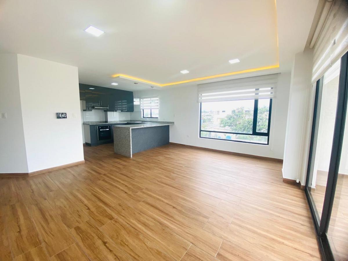 Ira Venta Departamento 123.5 m² y Terraza 60 m². 3 Dorm. Sector Tumbaco — imagen 7
