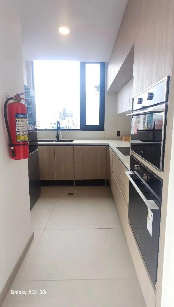 En Venta Departamento 3 Habitaciones, 2 Parking _edificio Harmony República del Salvador. Provincia de Pichincha — imagen 5