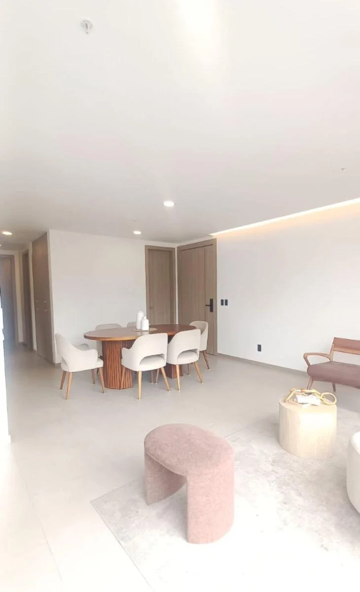 En Venta Departamento 3 Habitaciones, 2 Parking _edificio Harmony República del Salvador. Provincia de Pichincha — imagen 3