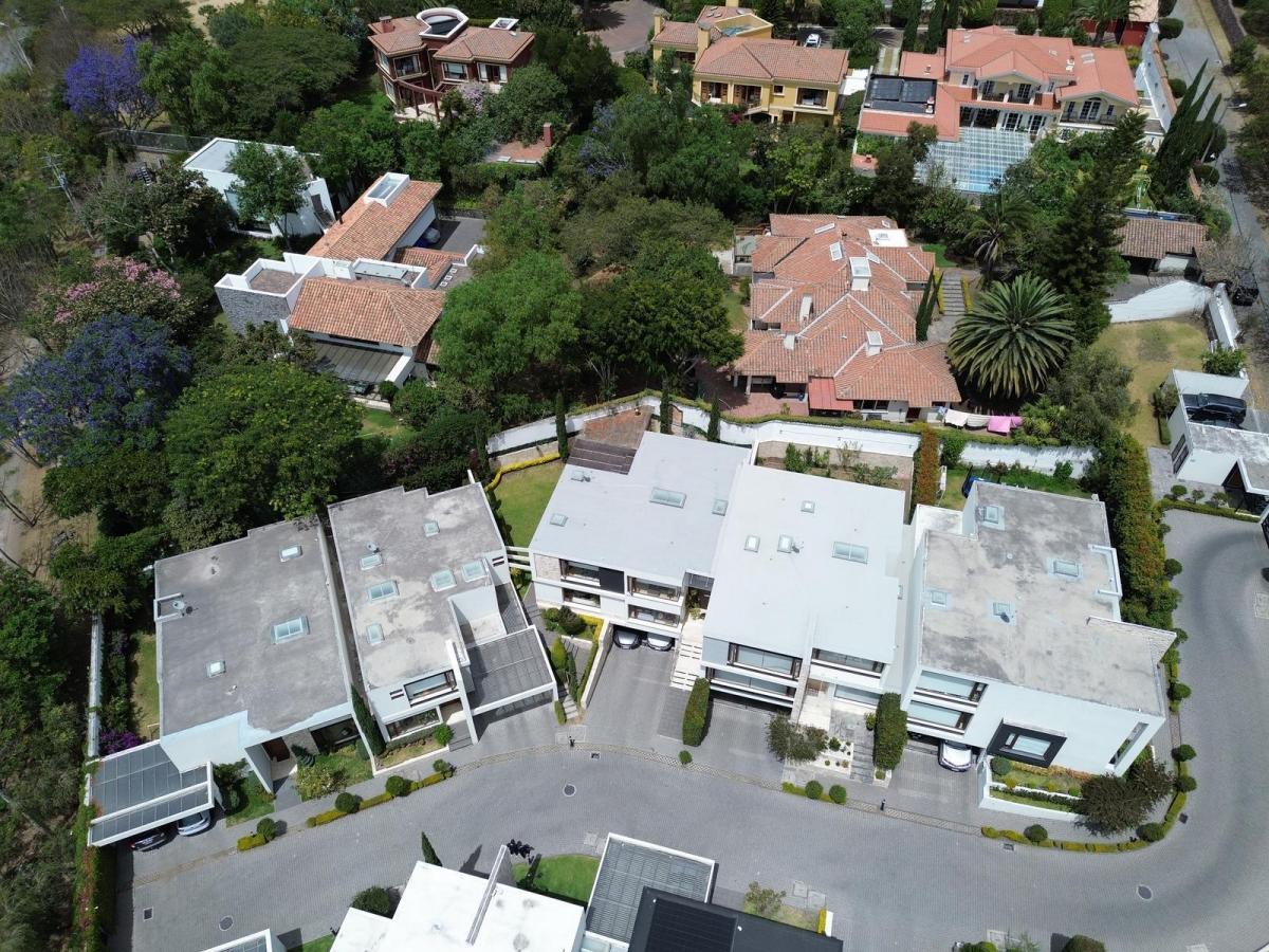 Moderna Casa de Venta Ubicada Dentro de Conjunto, Dentro de La Urbanización La Viña — imagen 7