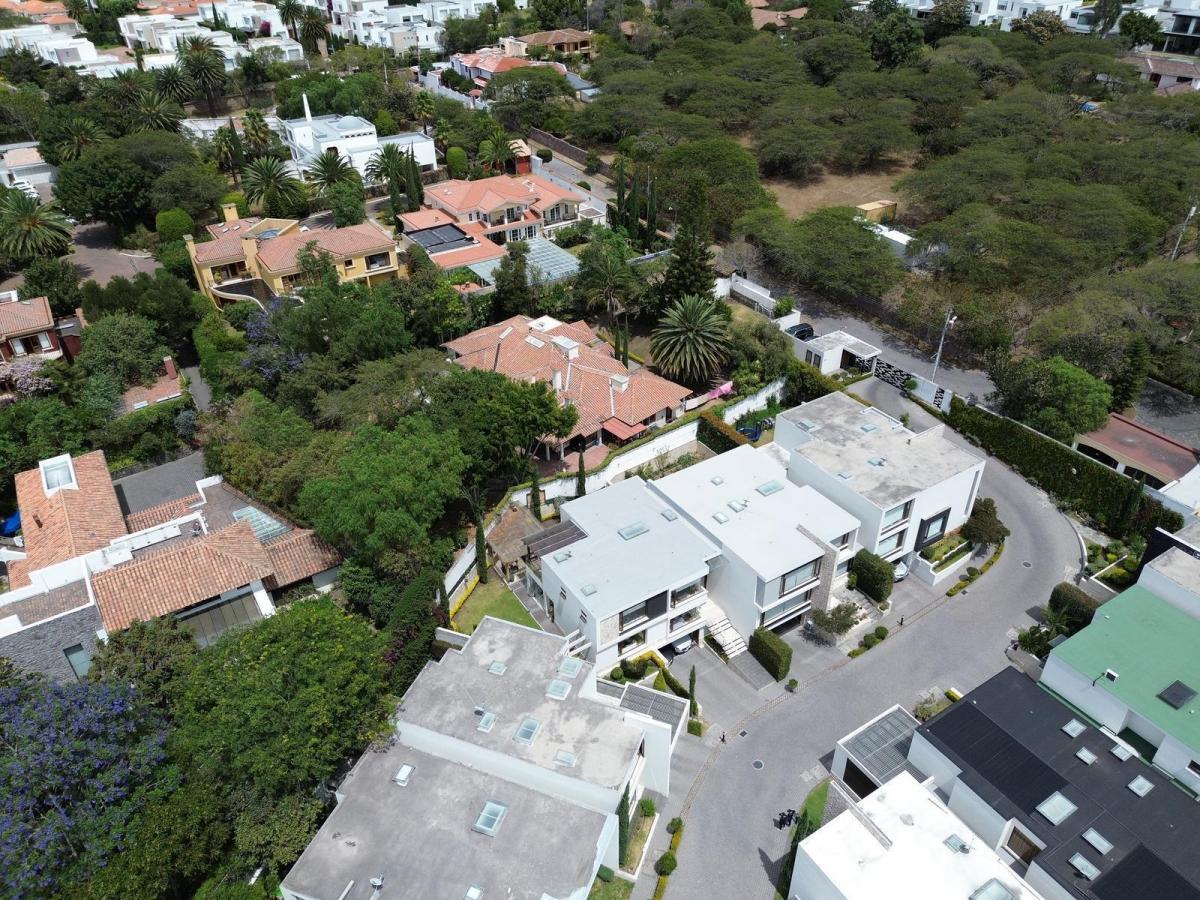 Moderna Casa de Venta Ubicada Dentro de Conjunto, Dentro de La Urbanización La Viña — imagen 6