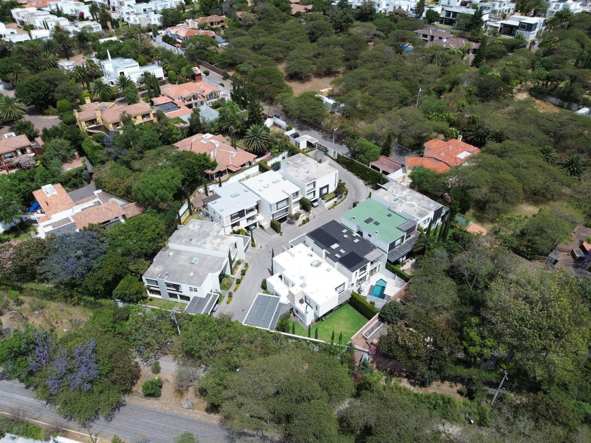 Moderna Casa de Venta Ubicada Dentro de Conjunto, Dentro de La Urbanización La Viña — imagen 4