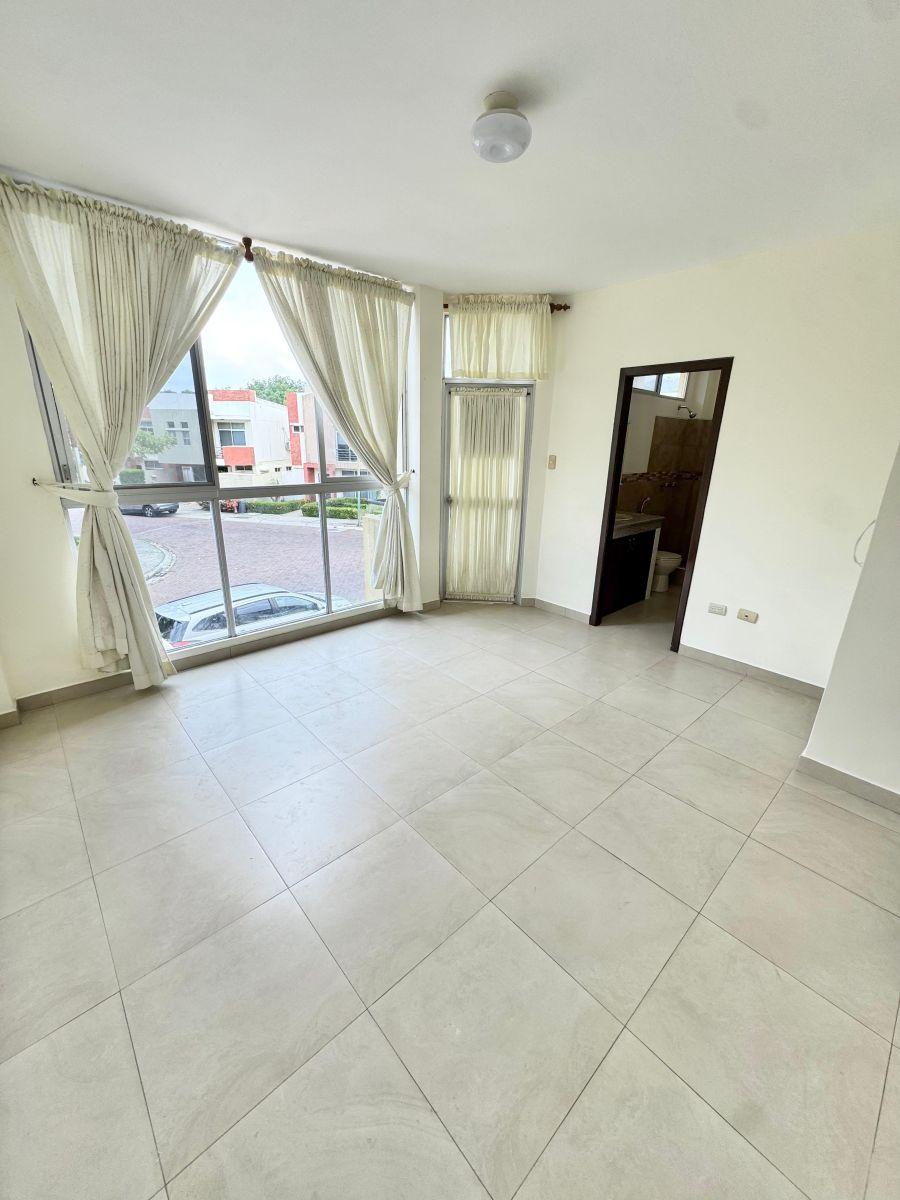 Vendo Casa en Belohorizonte de Dos Plantas, con Tres Dorm., Áreas Deportivas. Guayas — imagen 2
