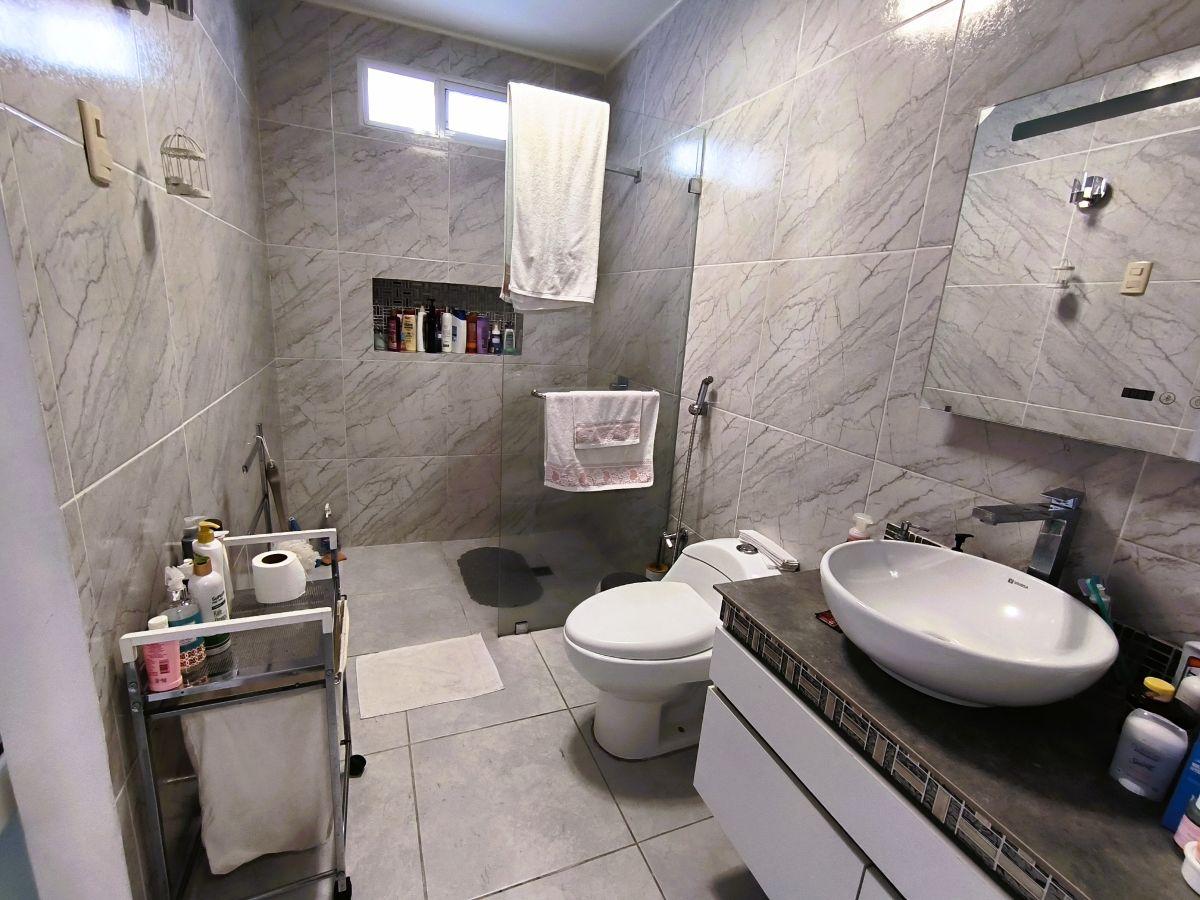 En Venta Casa en La Garzota con Habitación en Planta Baja. B. Boero, Guayas — imagen 2