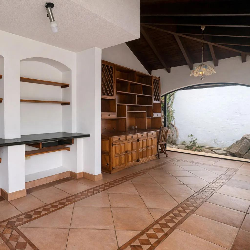 Vendo Casa Sector Cumbaya 1400 de Terreno 500 Construcción 650.000 Dólares — imagen 4
