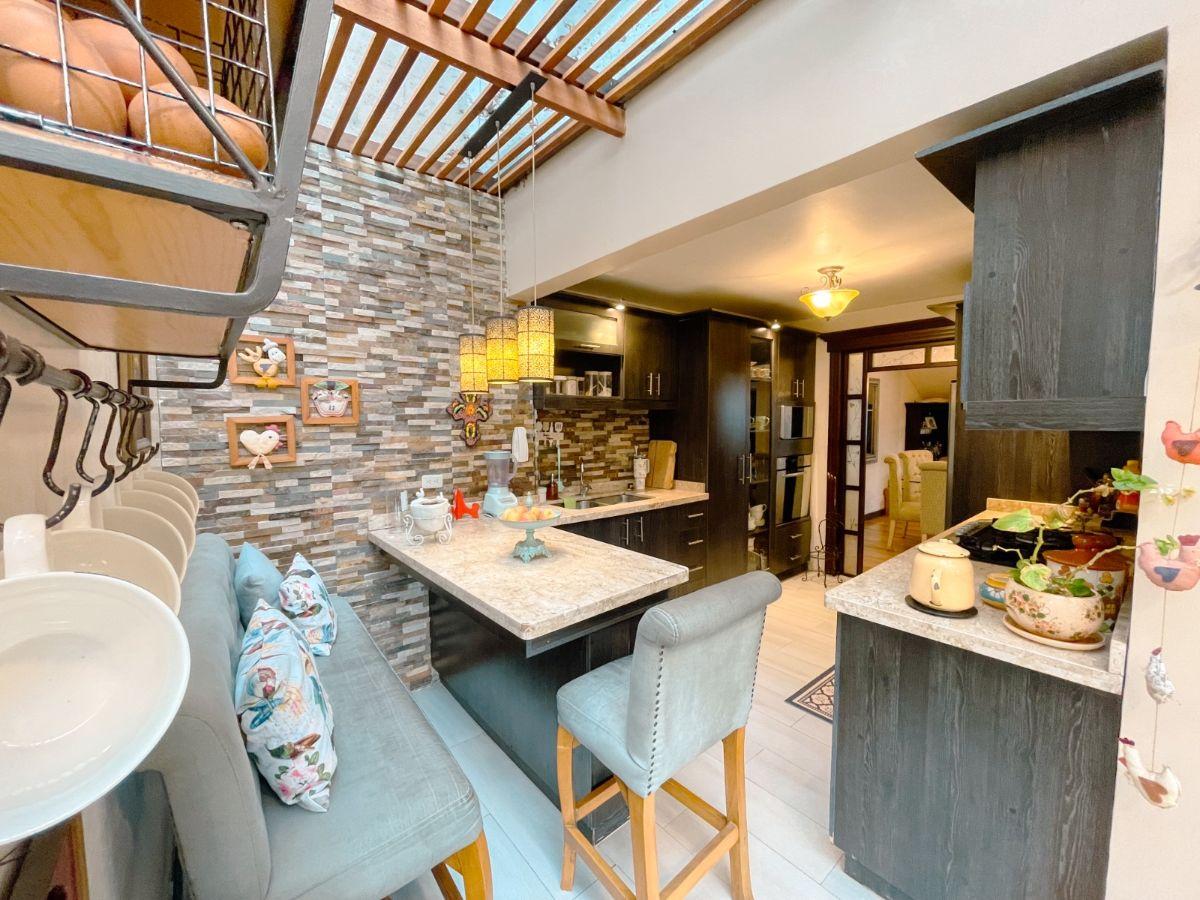 Casa con Terreno de 700 m² en Misicata, Azuay — imagen 6