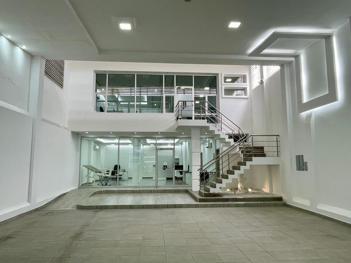 Espacio Comercial Totalmente Equipado Al Norte de Manta, Manabí — imagen 8
