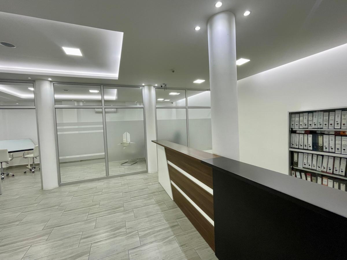 Espacio Comercial Totalmente Equipado Al Norte de Manta, Manabí — imagen 3