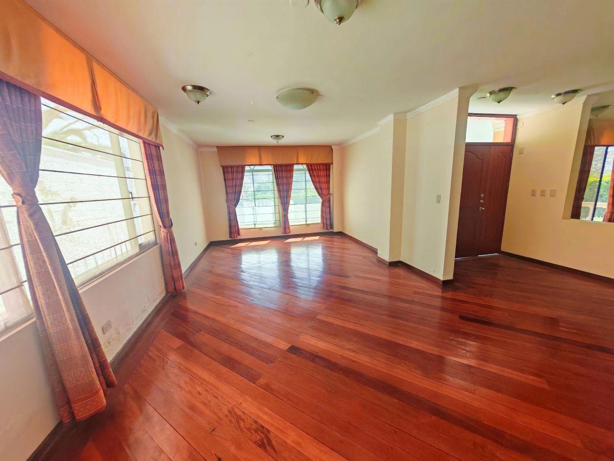 Exclusiva Casa Independiente 1.000 m² Terreno Una Planta, 4 Dorm., Jacuzzi en Pusuqui — imagen 8