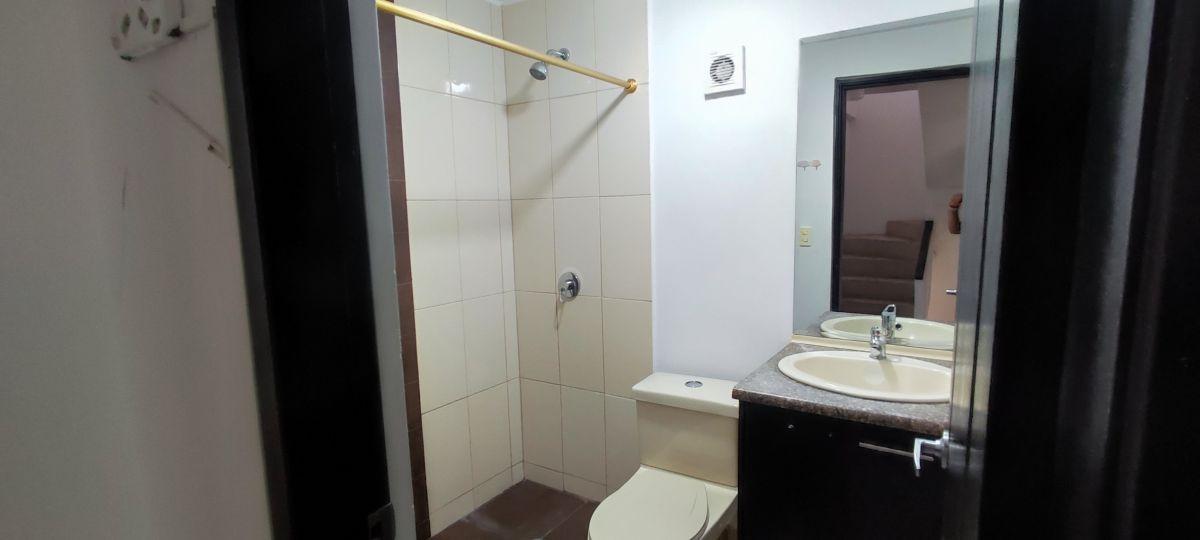 Casa en Venta, 3 Plantas, 2 Dorm. – Pomasqui — imagen 3