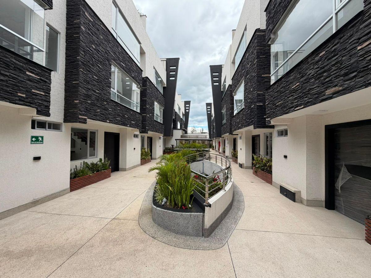 Casa de Venta por Estrenar en Llano Chico — imagen 9
