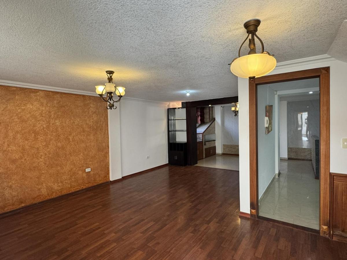 Venta Casa de 4 Dorm. Sector Norte de Quito — imagen 10