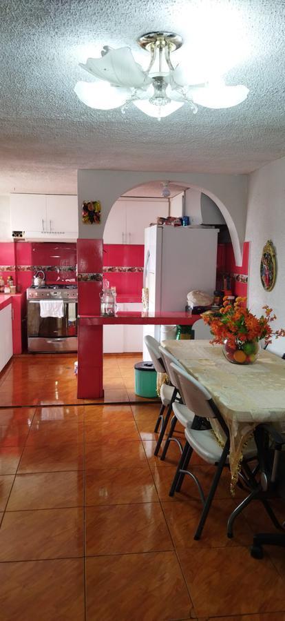 En Venta Linda Casa y Departamento, Entrada a Carapungo — imagen 8