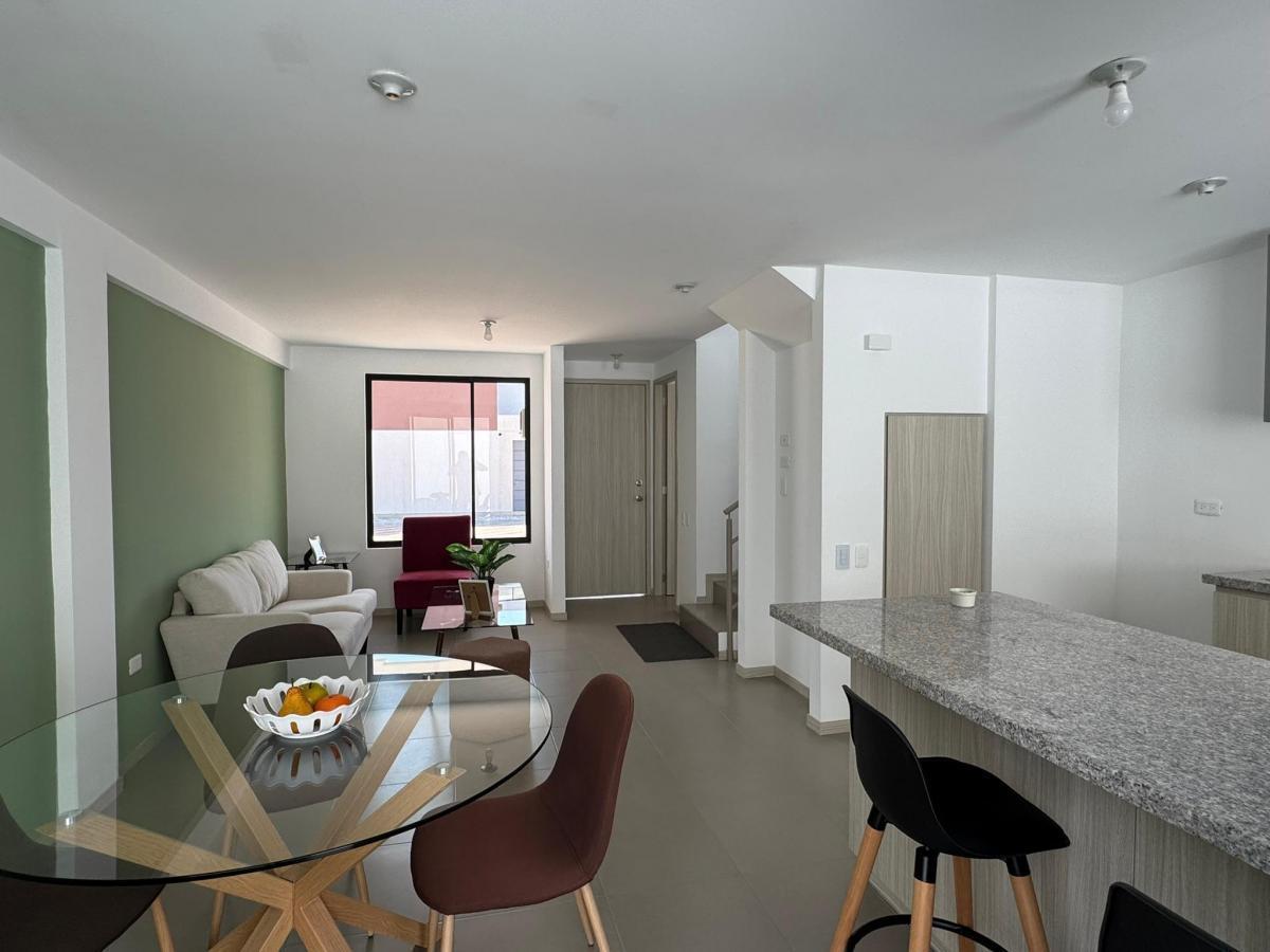 Venta Oportunidad Casa de 3 Dorm. a Estrenar Mitad del Mundo - Quito — imagen 4