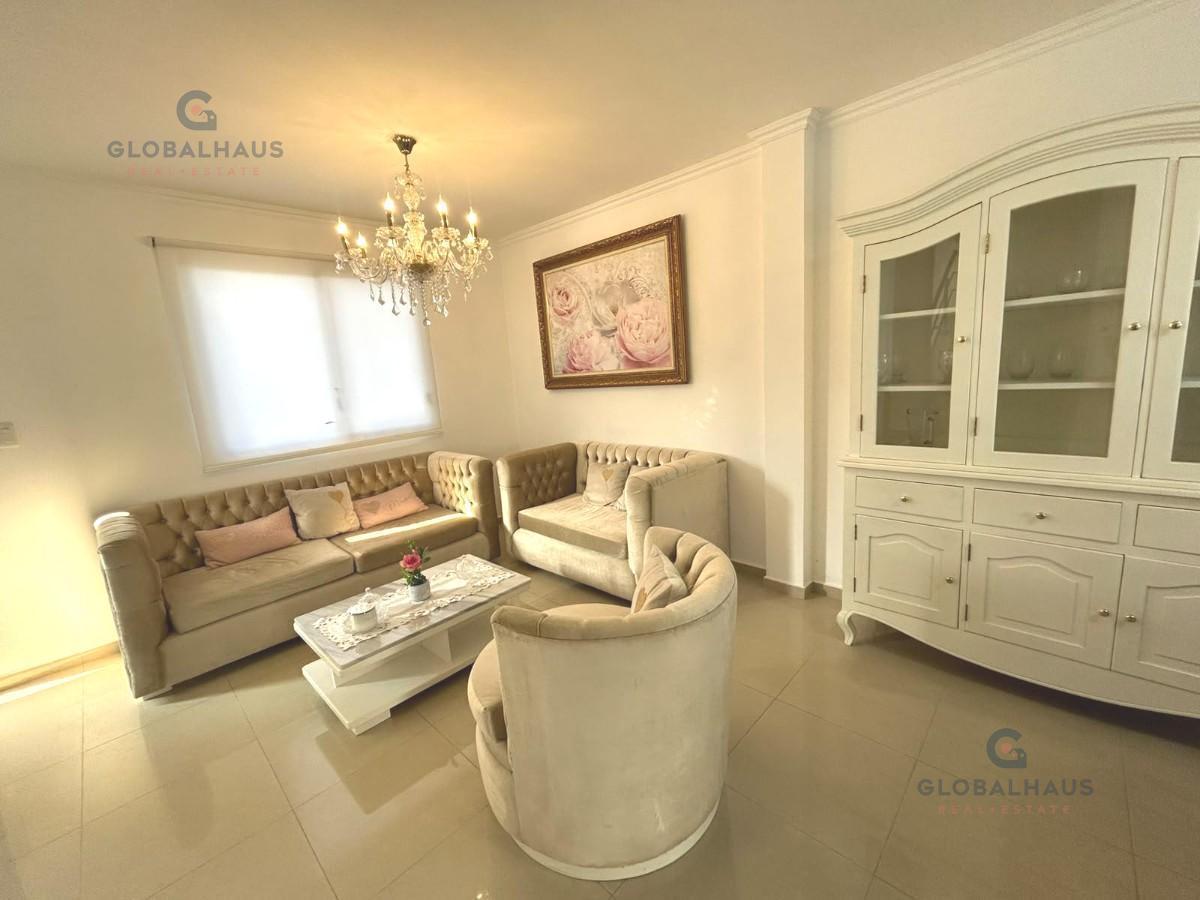 Casa en Venta Amoblada con 3 Habitaciones y Piscina en Urb. Napoli C. S. Guayas — imagen 5