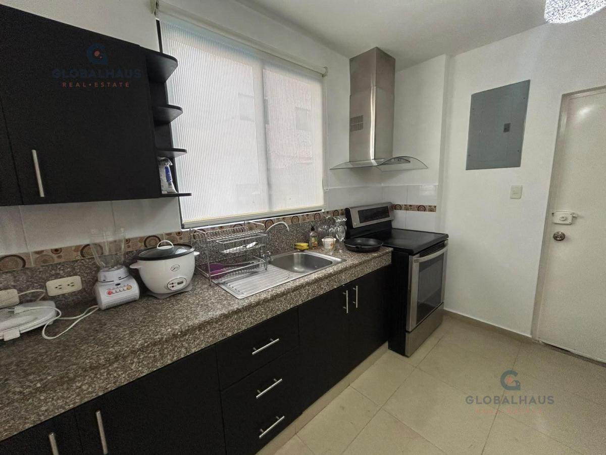 Casa en Venta Amoblada con 3 Habitaciones y Piscina en Urb. Napoli C. S. Guayas — imagen 4