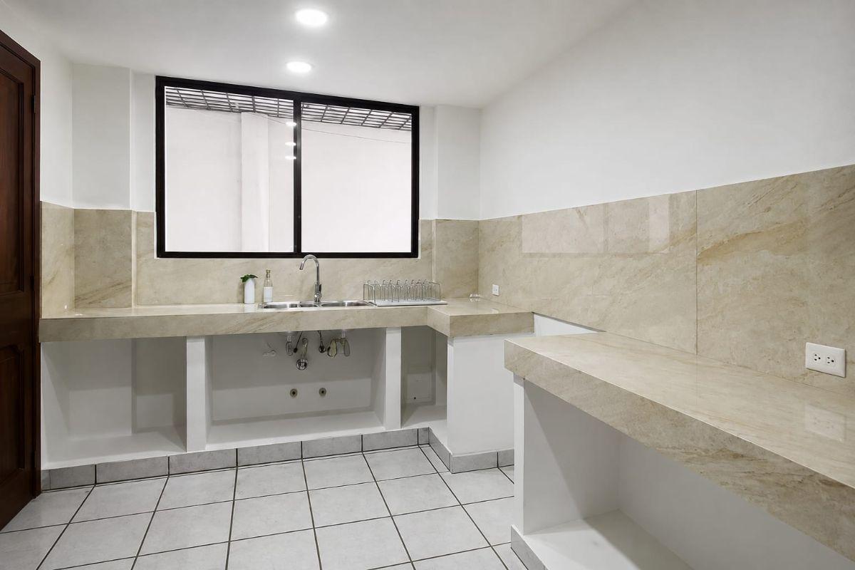 Departamento en Planta Baja con Amplio Patio Privado en Santa Leonor – Guayaquil, Guayas — imagen 3