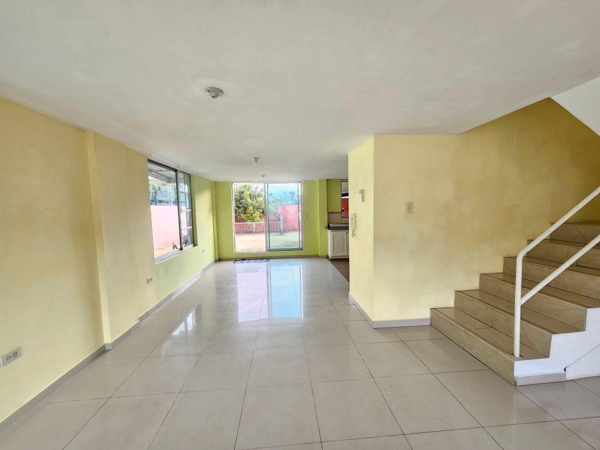 Exclusiva Casa de 3 Pisos en Venta – Urbanización Copedac (Sangolquí / El Colibrí) — imagen 10