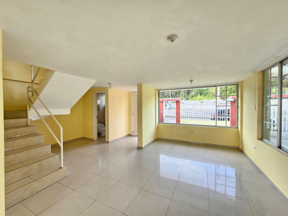 Exclusiva Casa de 3 Pisos en Venta – Urbanización Copedac (Sangolquí / El Colibrí) — imagen 9
