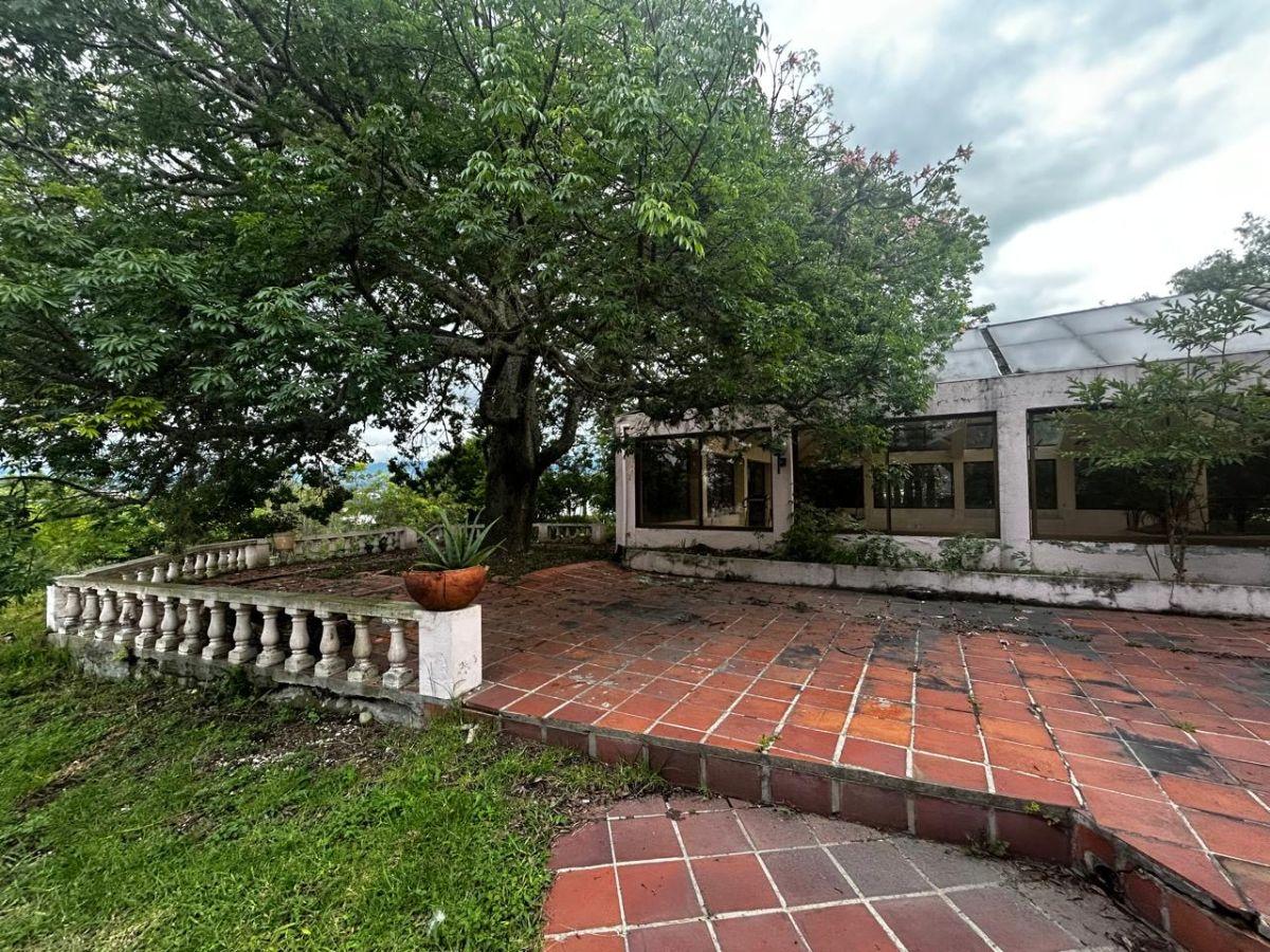 Terreno de 5882 m² en Venta en Cumbayá Frente a Muebles Colineal — imagen 6