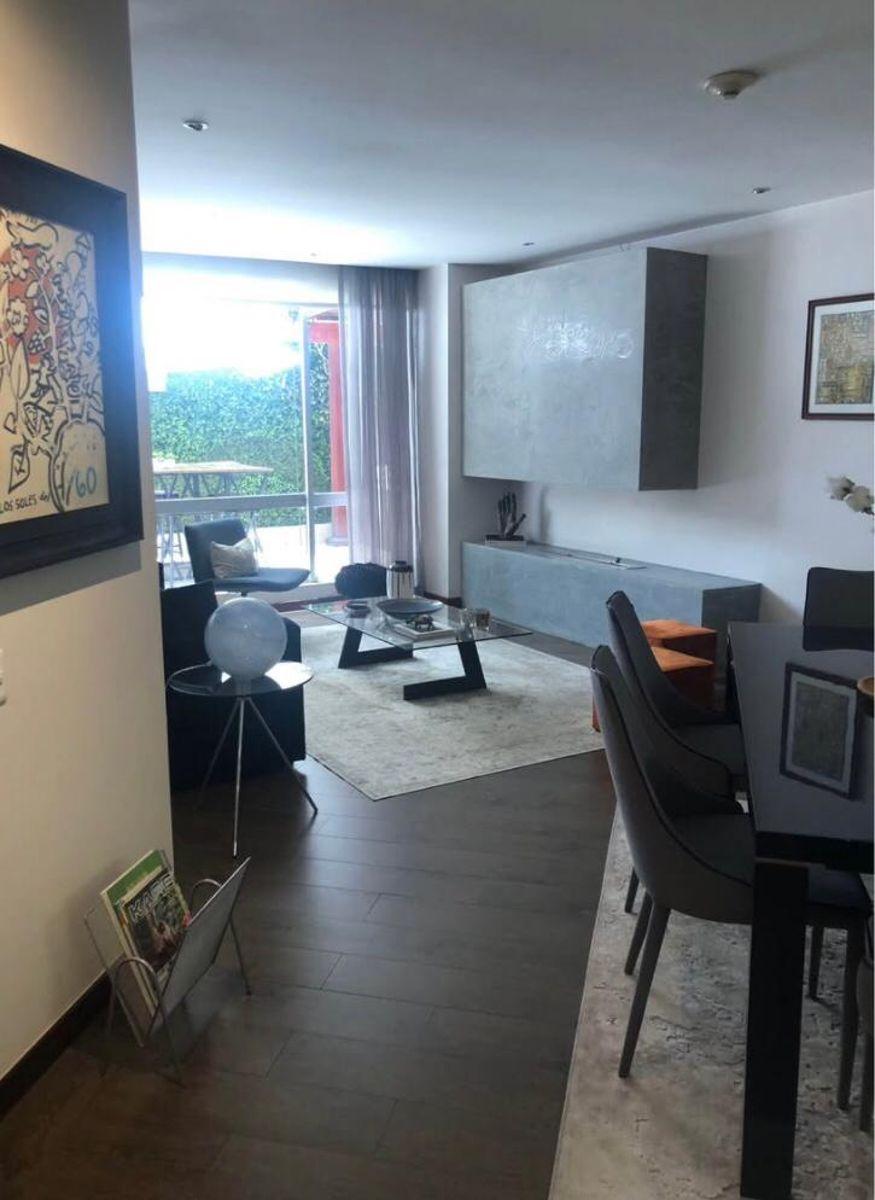Vendo Hermosa Suite de Lujo con o Sin Muebles Edificio con Piscina, Sector Gonzalez Suarez — imagen 7