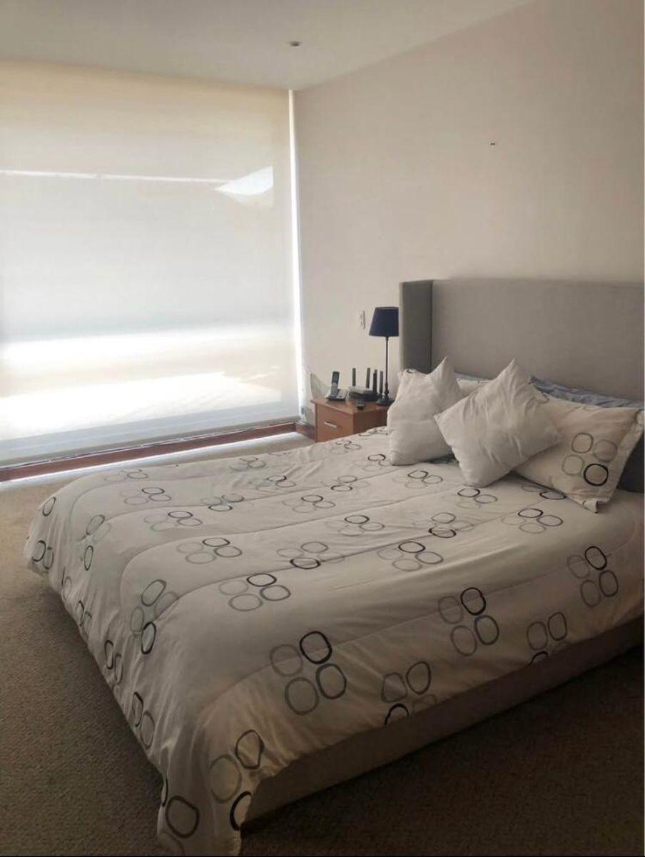 Vendo Hermosa Suite de Lujo con o Sin Muebles Edificio con Piscina, Sector Gonzalez Suarez — imagen 4
