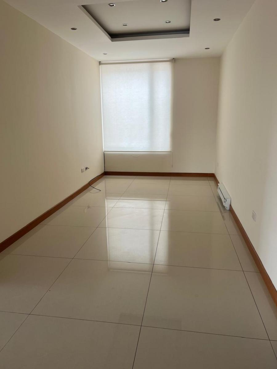 Departamento con Terraza en Venta – Vista Grande Cumbayá | Real Estate — imagen 4