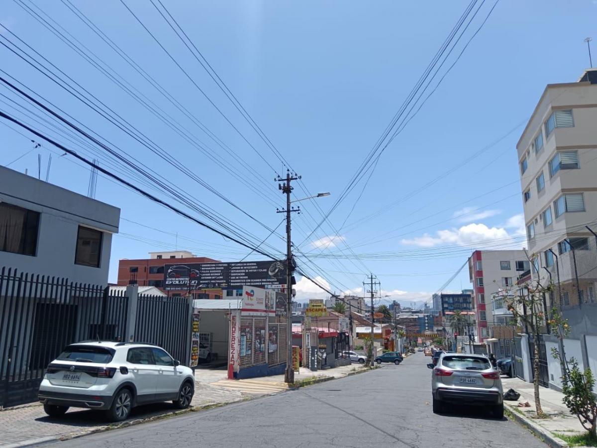 Oportunidad! Las Casas, Vendo Hermoso Dpto. Duplex Tipo Casa, Acogedor $87000, Bajo de Precio. Provincia de Pichincha — imagen 7
