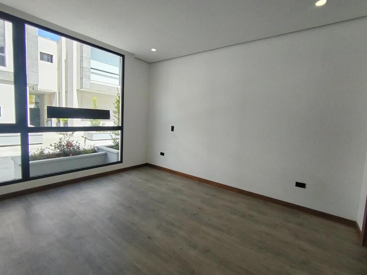 Venta de Casa 3d | Dormitorio en Planta Baja | La Primavera – Cumbayá — imagen 6