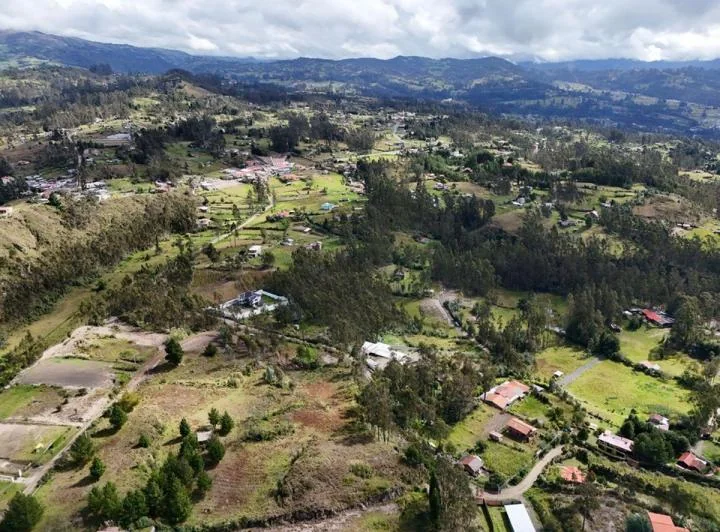 Terreno en Venta – Sector Zinin (Cerca de Cuenca y Azogues) — imagen 1