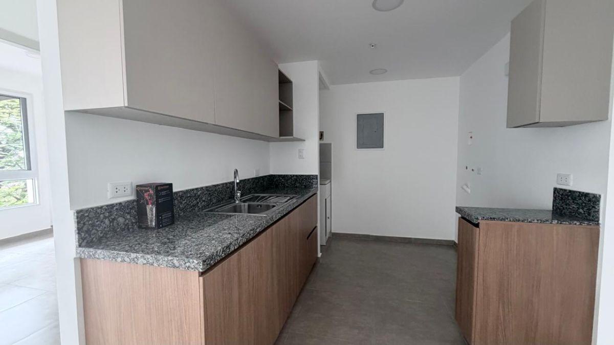 Departamento de con 2 Habitaciones en Venta en Samborondón, Guayas — imagen 7