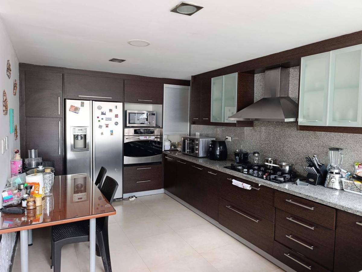 Venta Casa Amplia 4 Dorm. con Patio en Jardines de Amagasi - Ecuador — imagen 4
