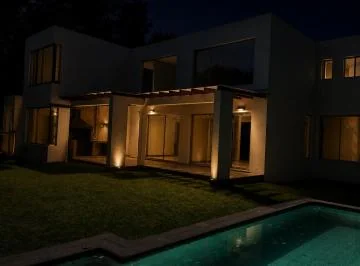Espectacular Casa con Piscina en Cumbaya — imagen 2