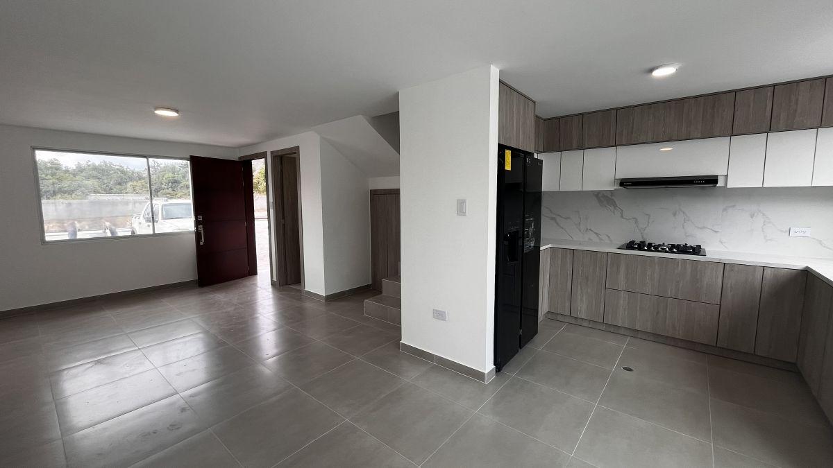 Casa de 173 m² con 3 Dorm. en Venta en Mitad del Mundo Sector La Pampa — imagen 8