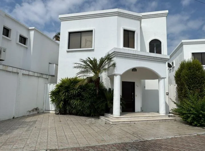 Vendo Casa en Urb. Bouganville Sector Uees Samborondon, Guayas — imagen 1