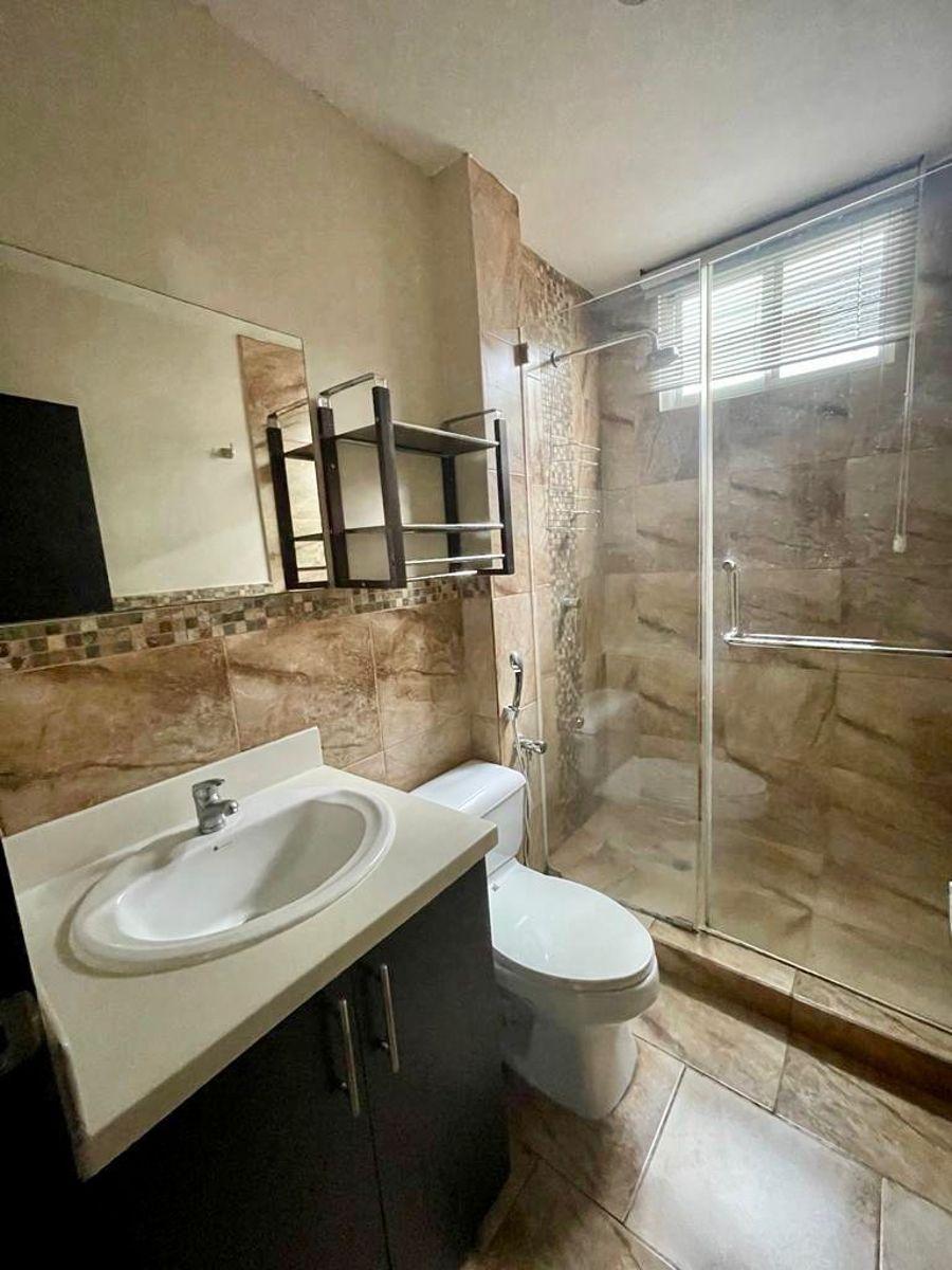 6584.santa Cecilia, Ceibos vendo de Oportunidad departamento 3 Dorm.,187 m², $120.000. Guayas — imagen 4