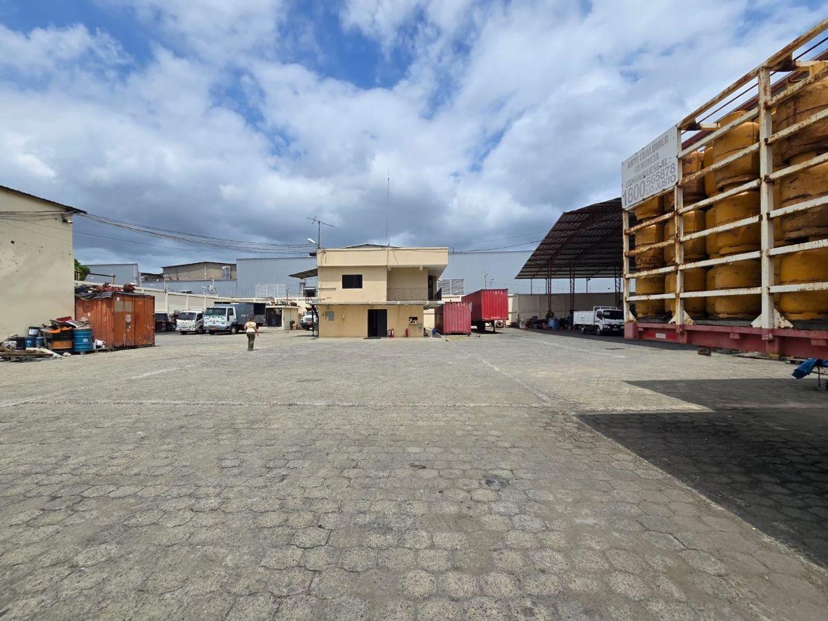 Terreno de Venta con Construcción en Manta, Manabí — imagen 2