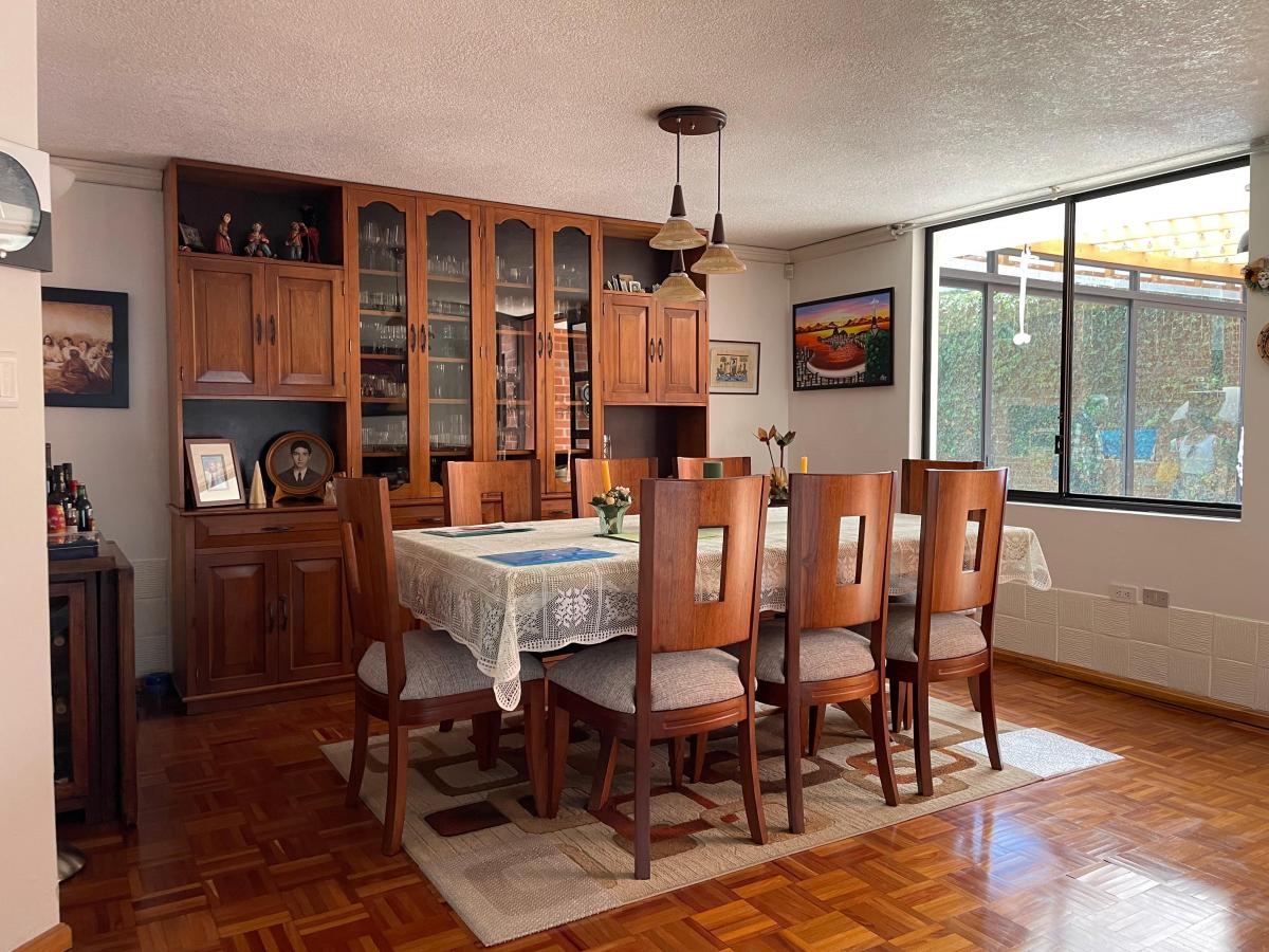 Vendo Hermosa Casa Ponciano Alto, Para Familias Grandes. o Empresas. Provincia de Pichincha — imagen 6