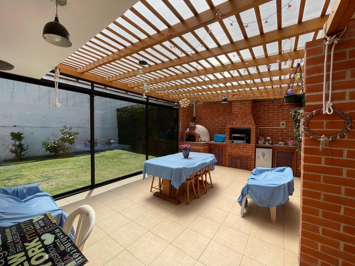 Vendo Hermosa Casa Ponciano Alto, Para Familias Grandes. o Empresas. Provincia de Pichincha — imagen 3