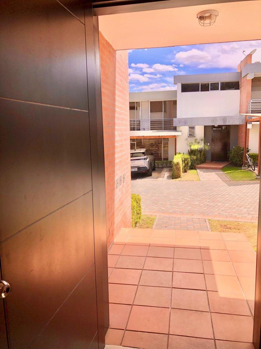 Casa de Venta Sector Intervalles en Conjunto Ubicado Dentro de Pequena Urbanización — imagen 3