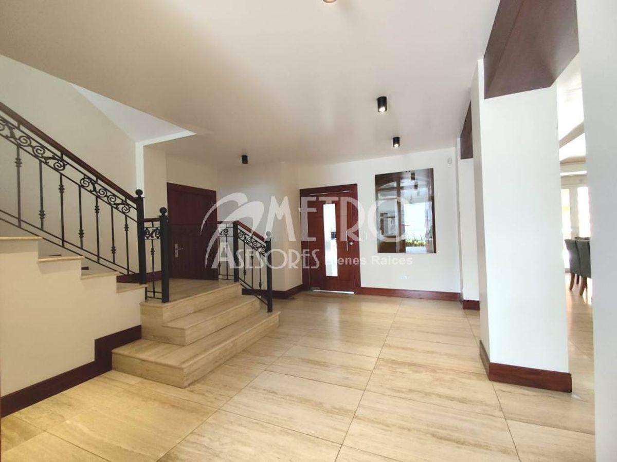 Casa en Venta 814 m² en Urb. Campo Alegre - Monteserrín — imagen 10