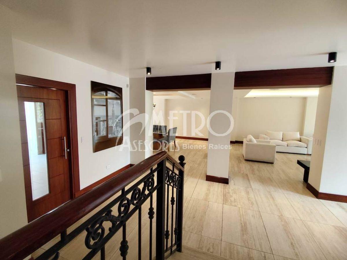 Casa en Venta 814 m² en Urb. Campo Alegre - Monteserrín — imagen 9