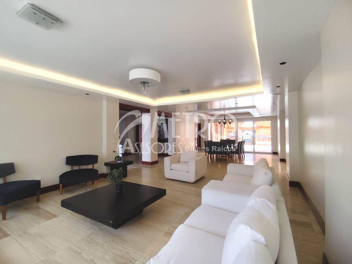 Casa en Venta 814 m² en Urb. Campo Alegre - Monteserrín — imagen 8
