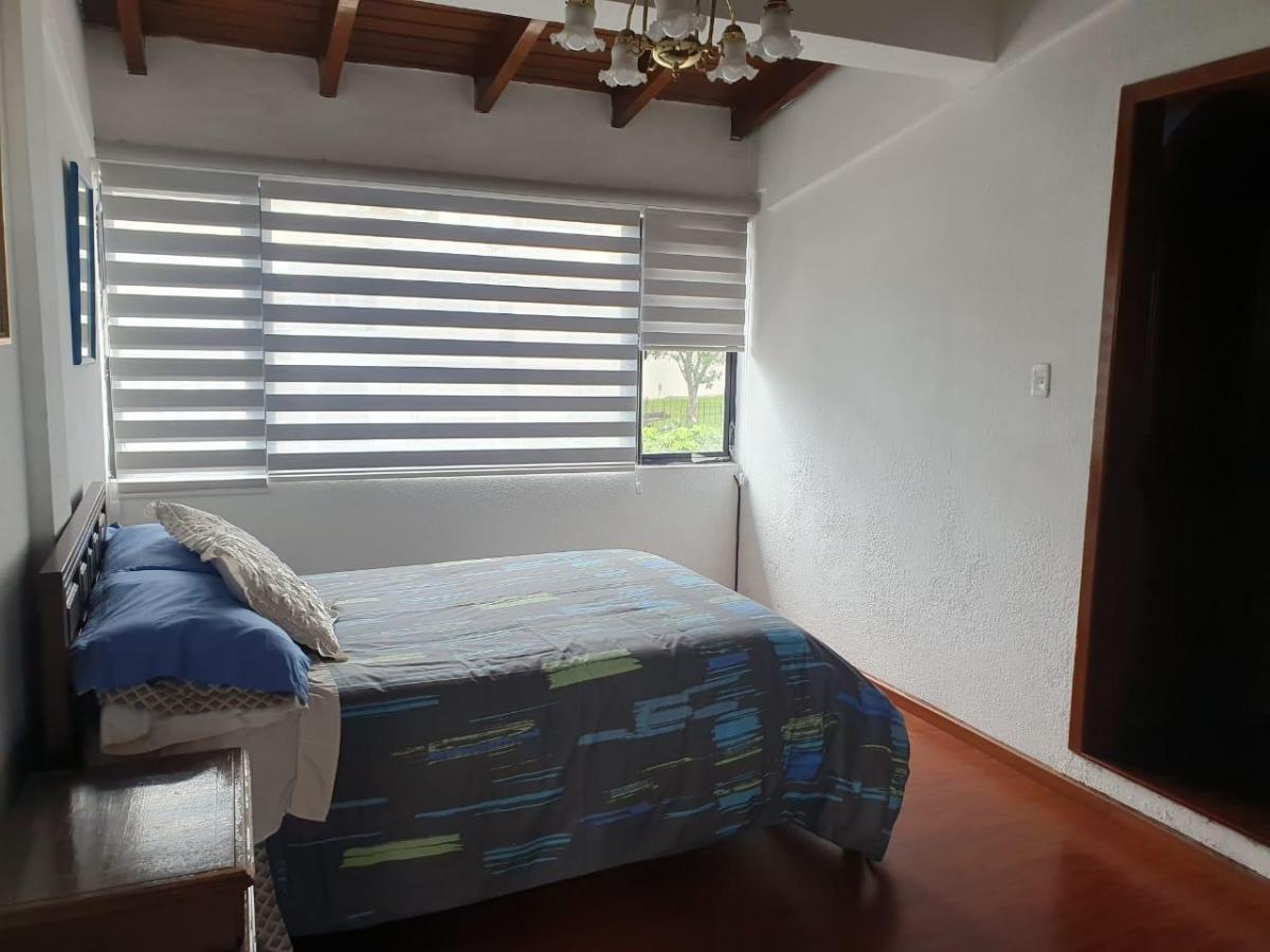 Espectacular Casa, Hermosa Vista, Amplios Espacios Sociales, Jardines, Salas — imagen 7
