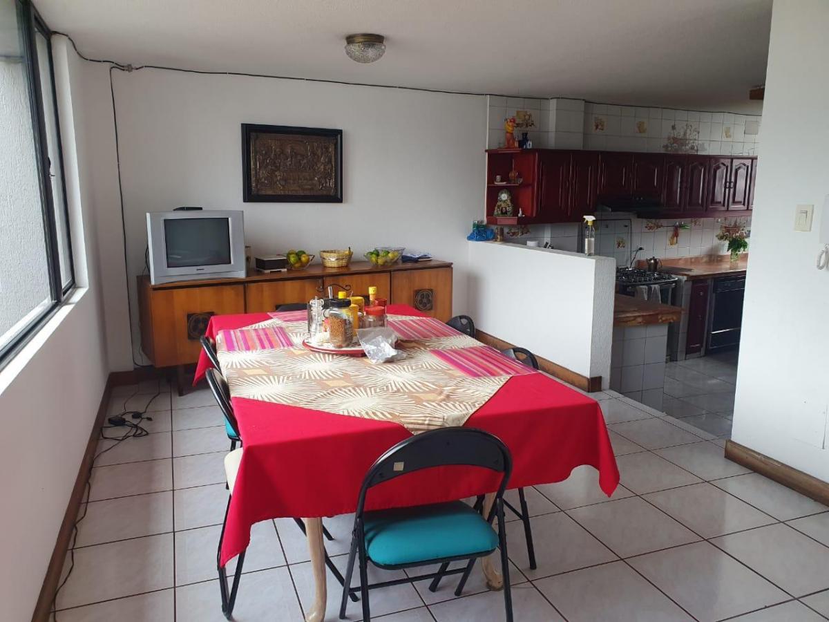 Espectacular Casa, Hermosa Vista, Amplios Espacios Sociales, Jardines, Salas — imagen 4