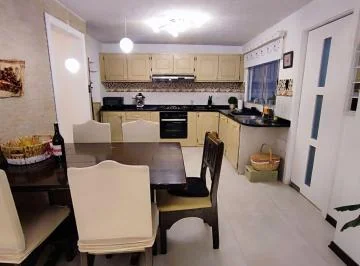 Vendo Casa Sector Yanbal 4 Dorm. Remodelada — imagen 2