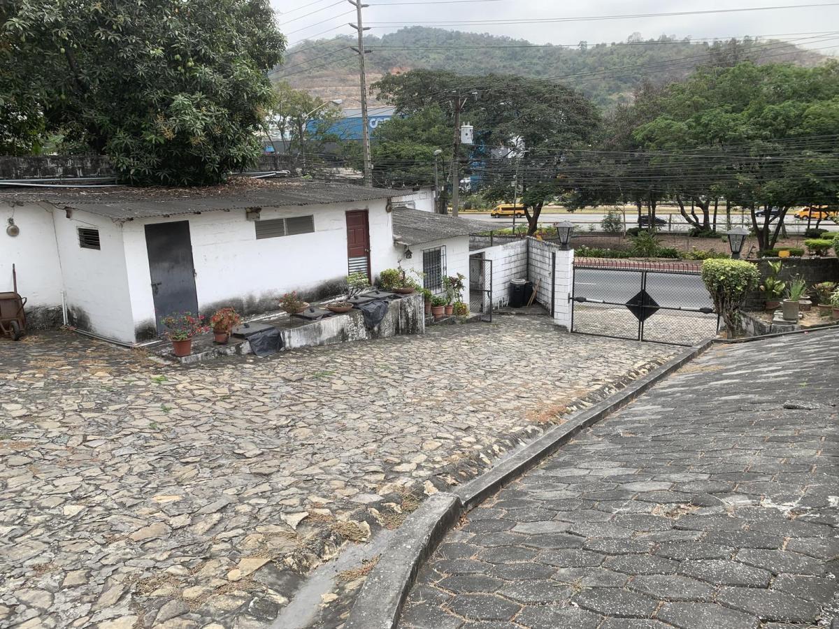 Propiedad de 3500 m Cuadrados en Venta en Ceibos Av del Bombero, Guayas — imagen 10