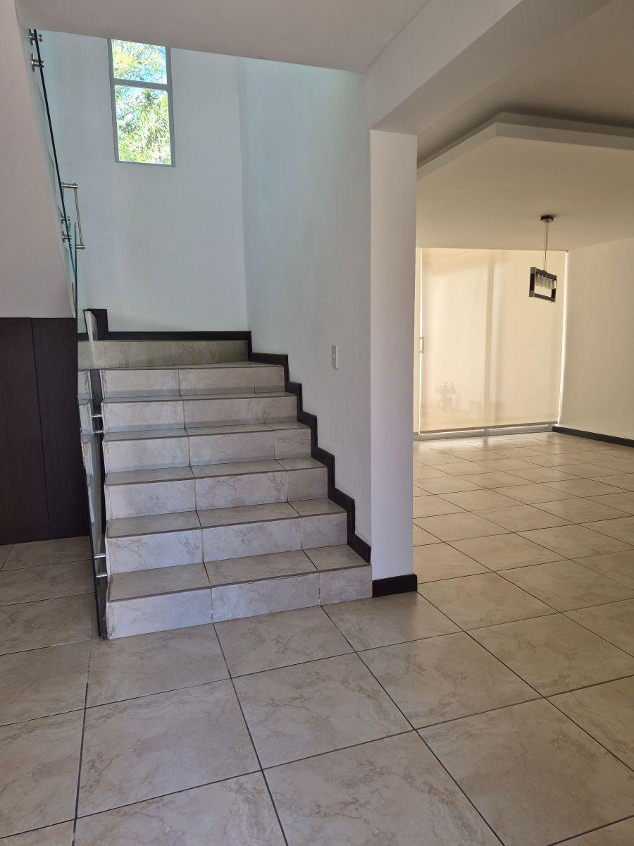 Casa de 280 m² con 3 Dorm. en Venta en Tumbaco Dentro de Conjunto — imagen 6
