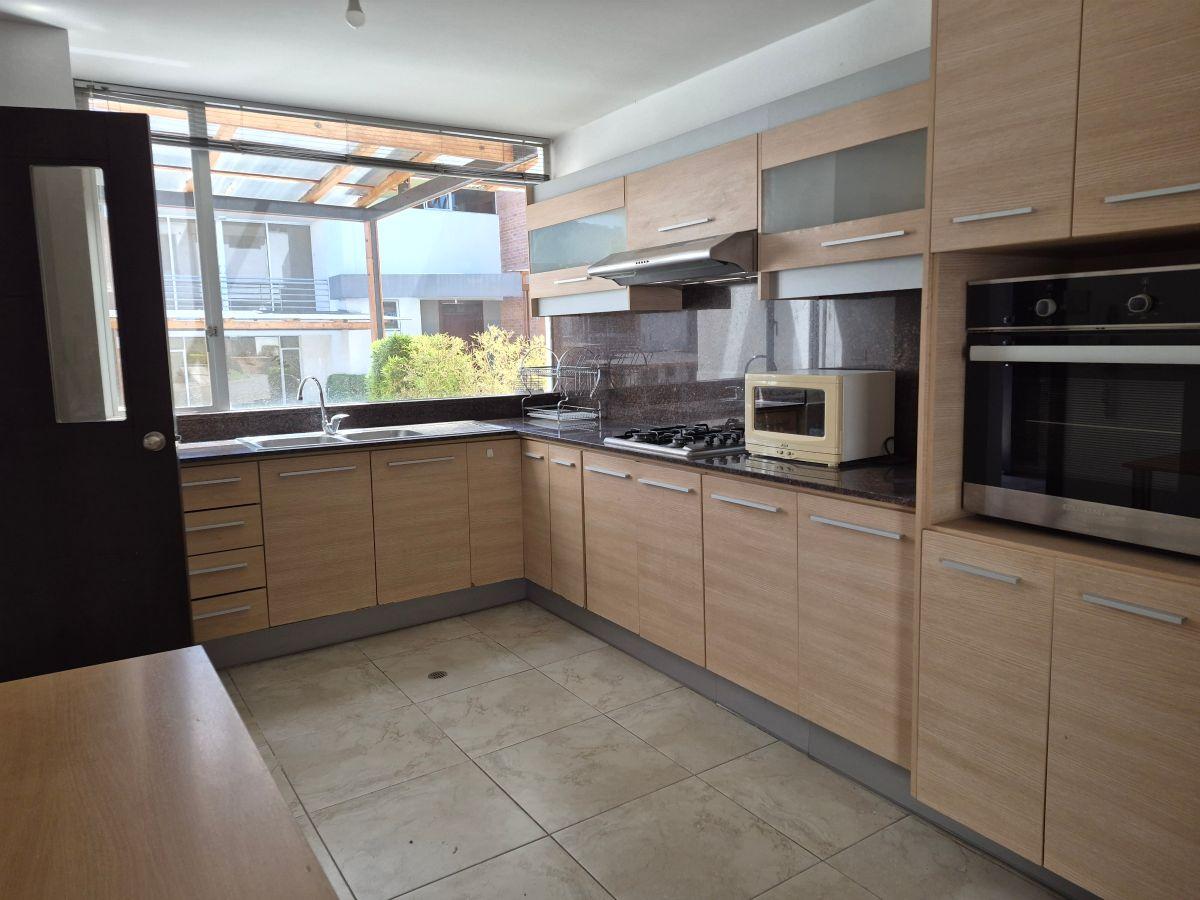 Casa de 280 m² con 3 Dorm. en Venta en Tumbaco Dentro de Conjunto — imagen 3