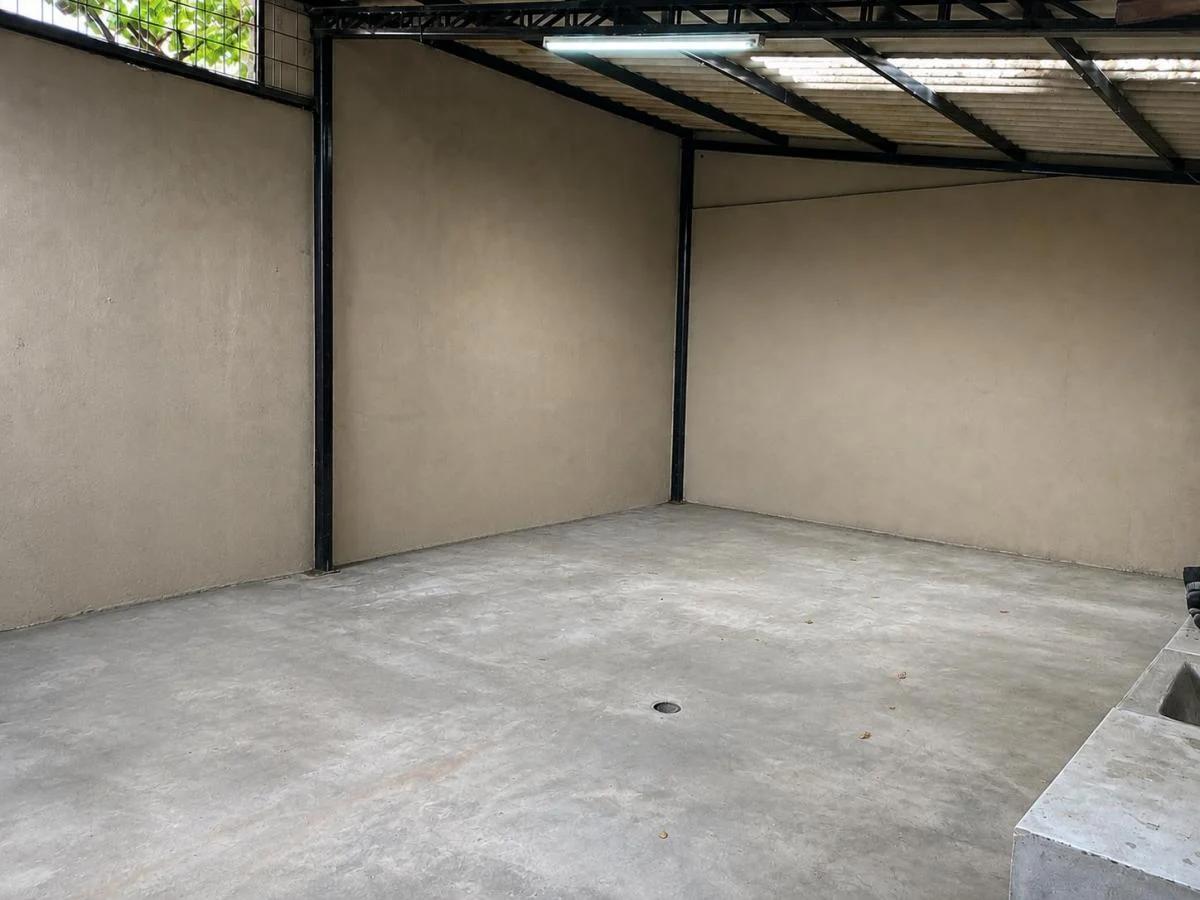 En Venta | Casa Esquinera de Una Planta Junto a Parque | Alborada XIII Etapa, Guayas — imagen 3